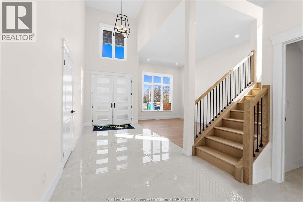 2584 MAYFAIR - 7
