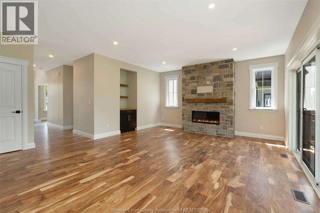 120 BLOOMINGTON - 21