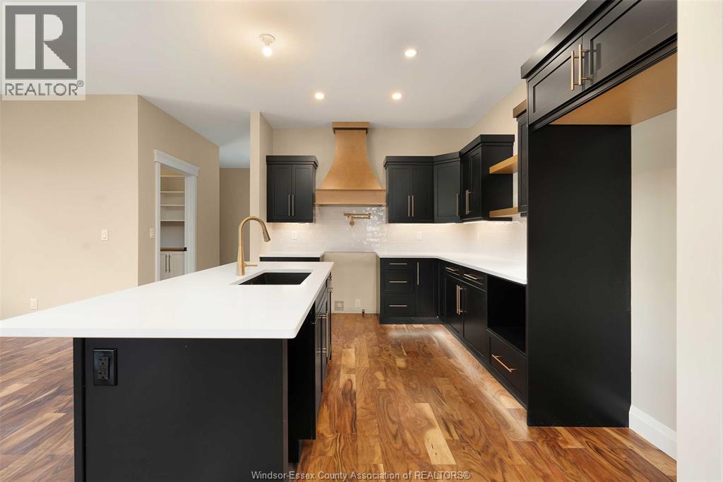 120 BLOOMINGTON - 24