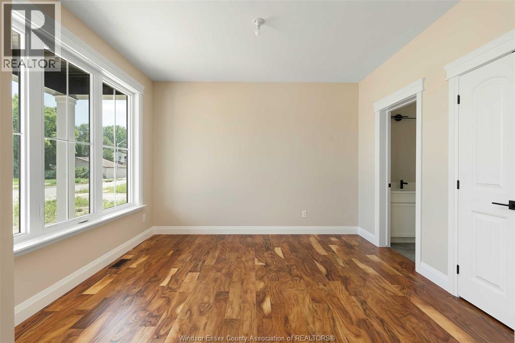 120 BLOOMINGTON - 32