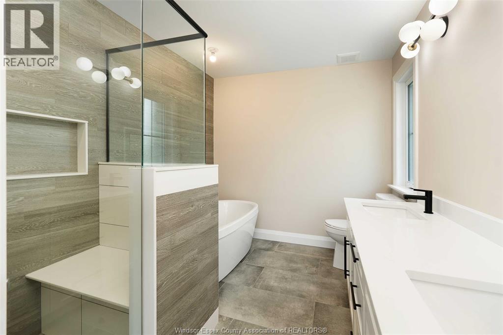 120 BLOOMINGTON - 39