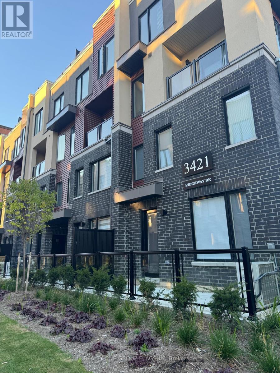 11 - 3421 RIDGEWAY DRIVE