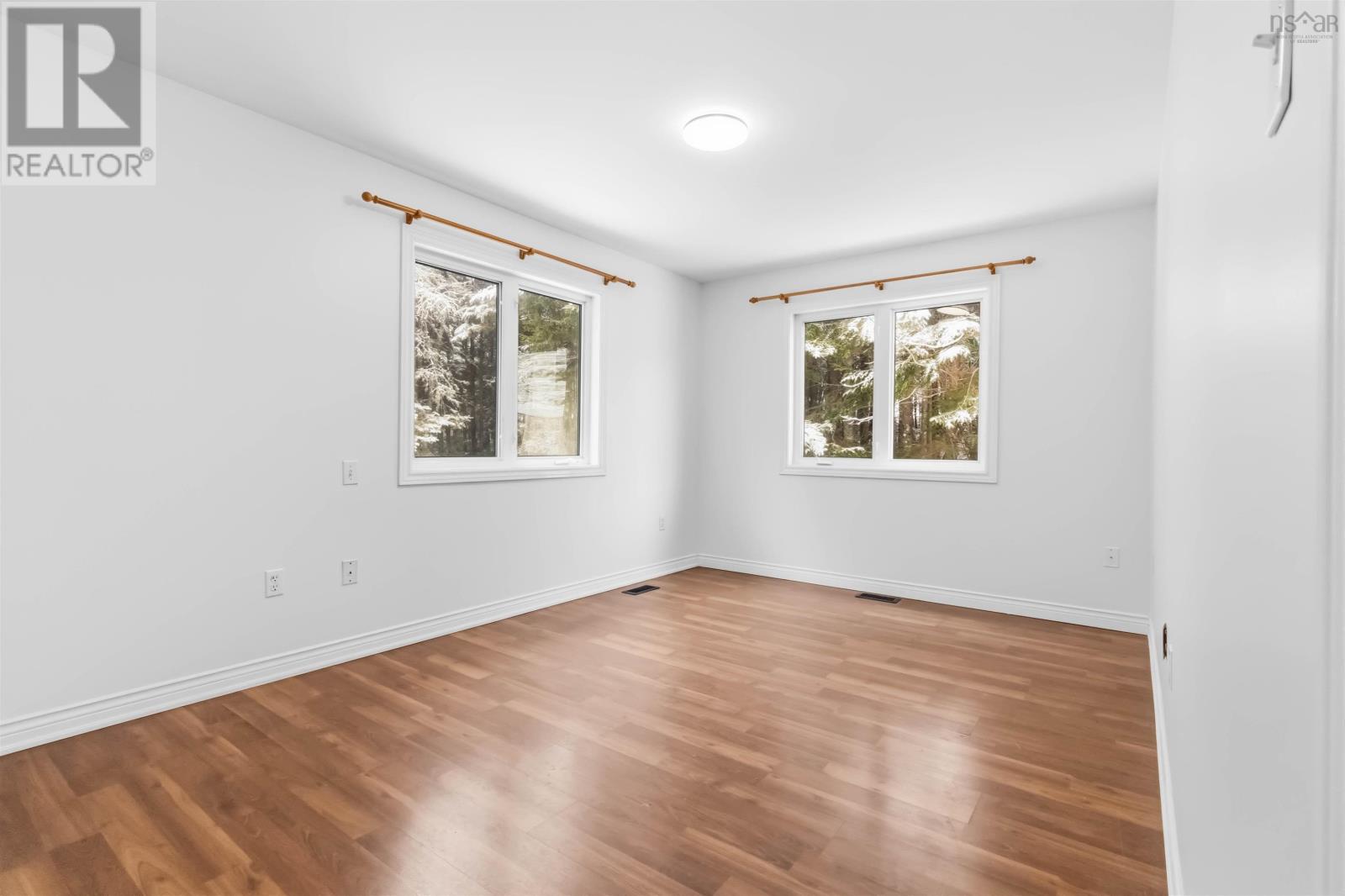 Property 20 of 50 of 15 Porterfield Drive