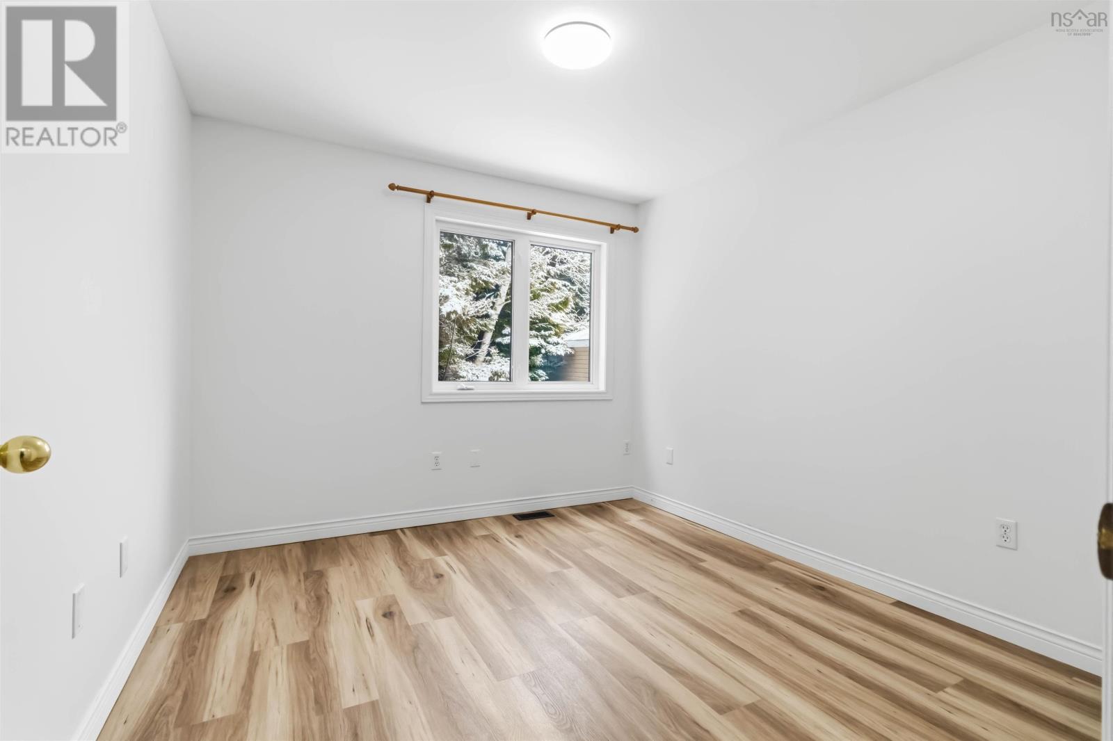 Property 22 of 50 of 15 Porterfield Drive