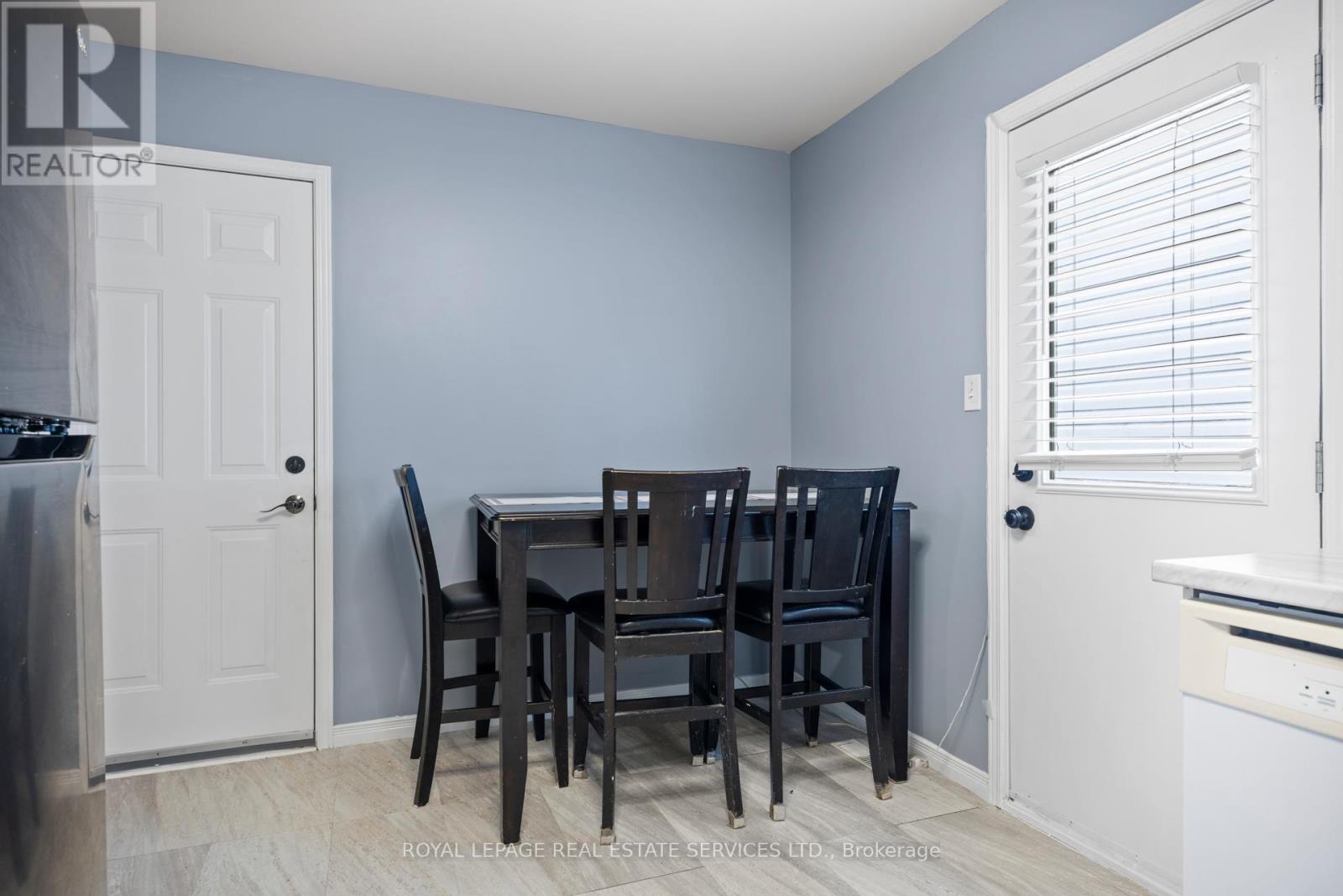 289 HUNGERFORD STREET - 20