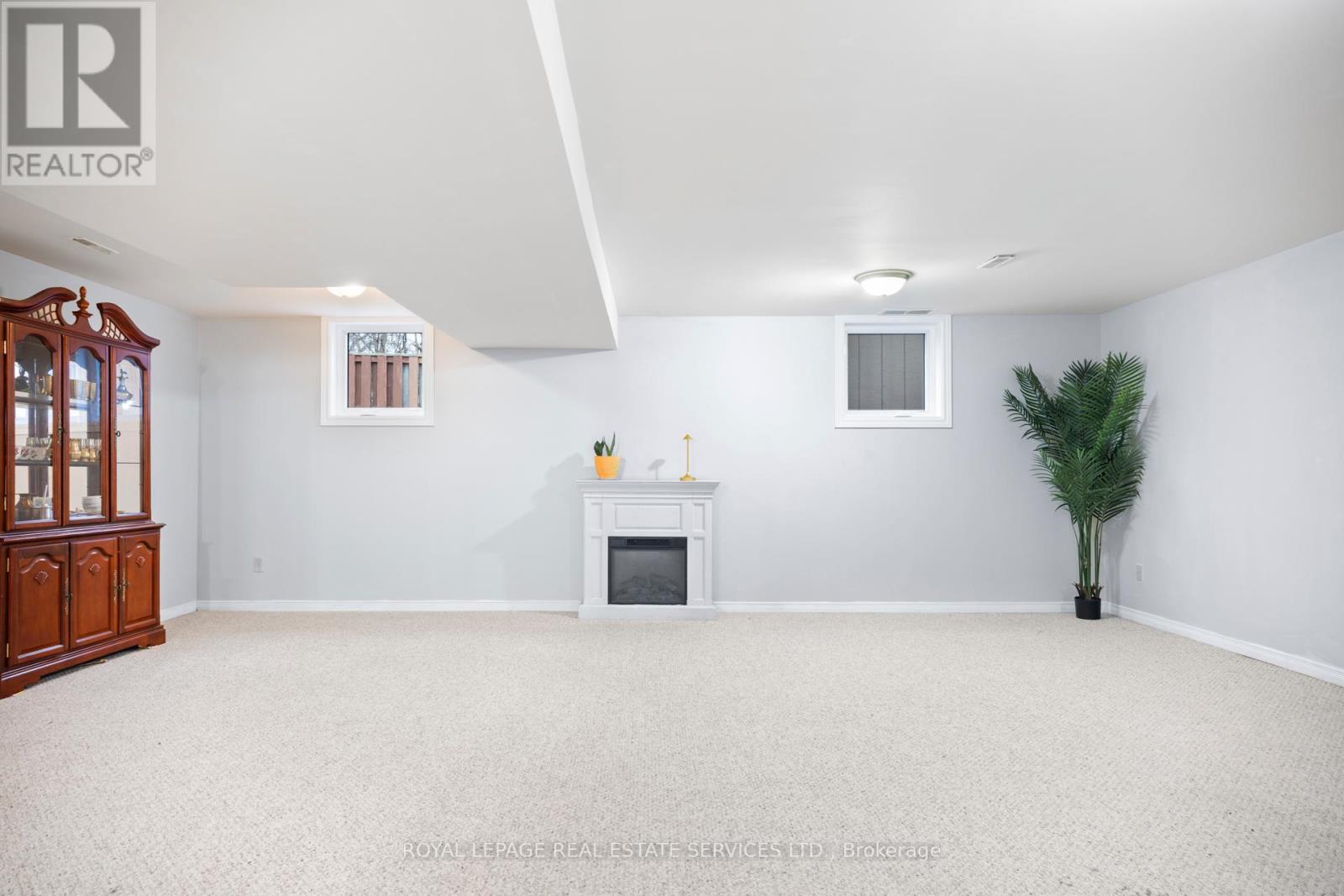 289 HUNGERFORD STREET - 27