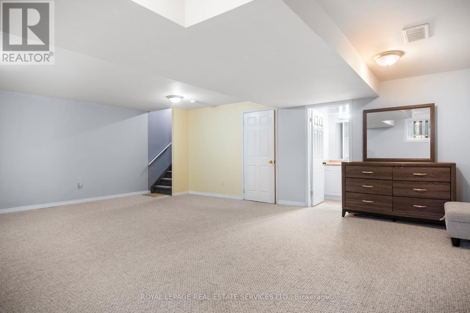 289 HUNGERFORD STREET - 24