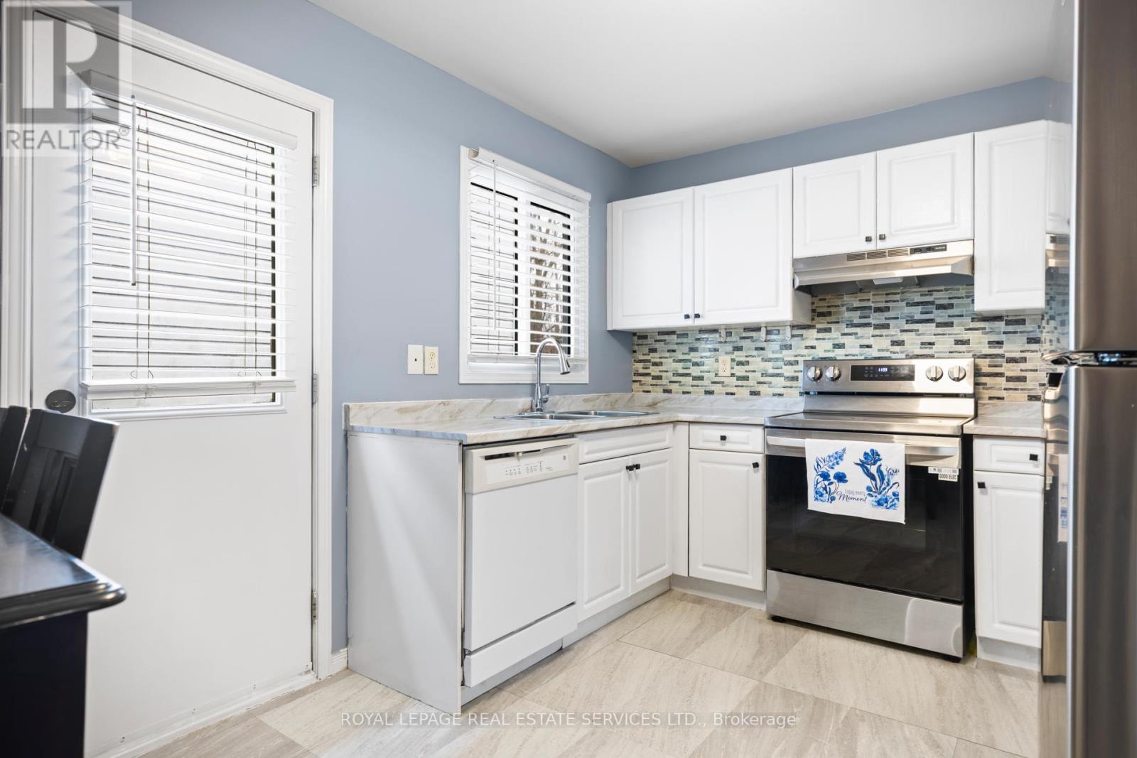 289 HUNGERFORD STREET - 17