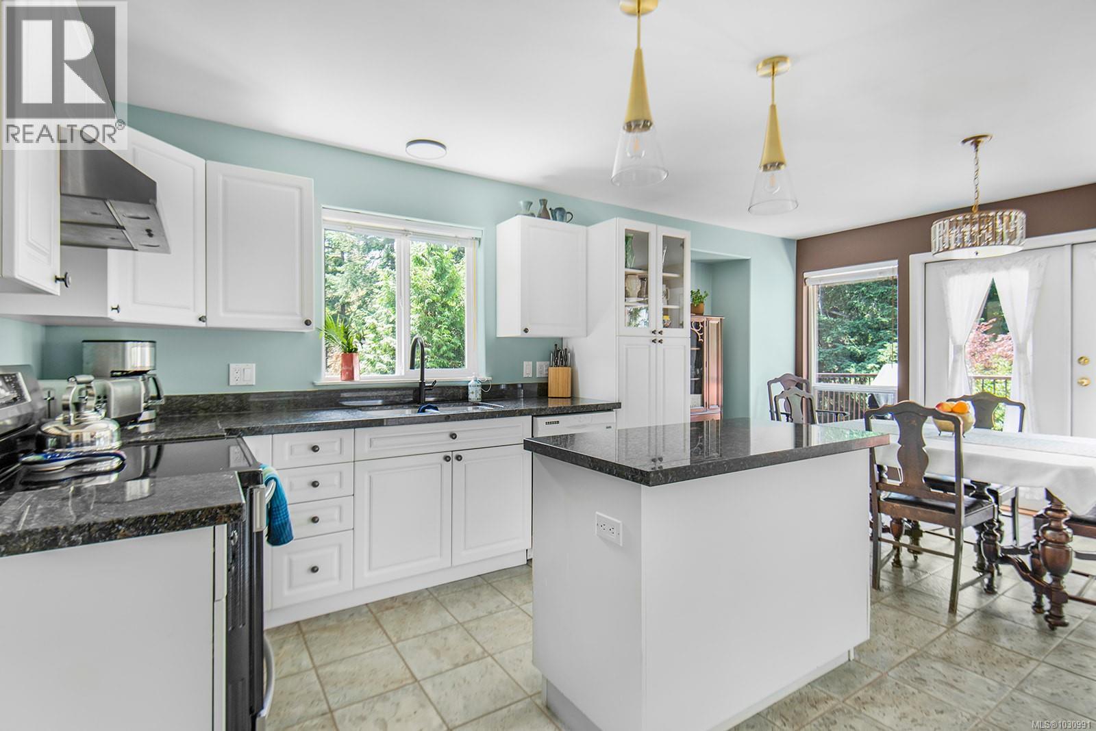 1141 KATHLEEN DR - 10