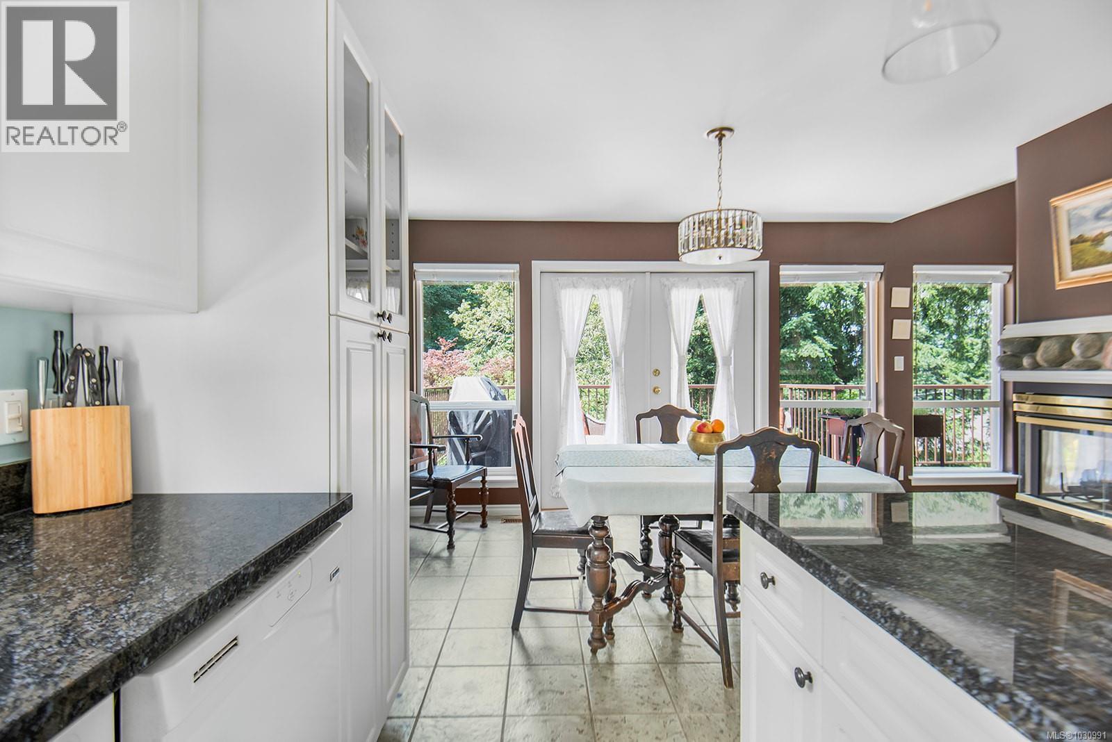 1141 KATHLEEN DR - 13