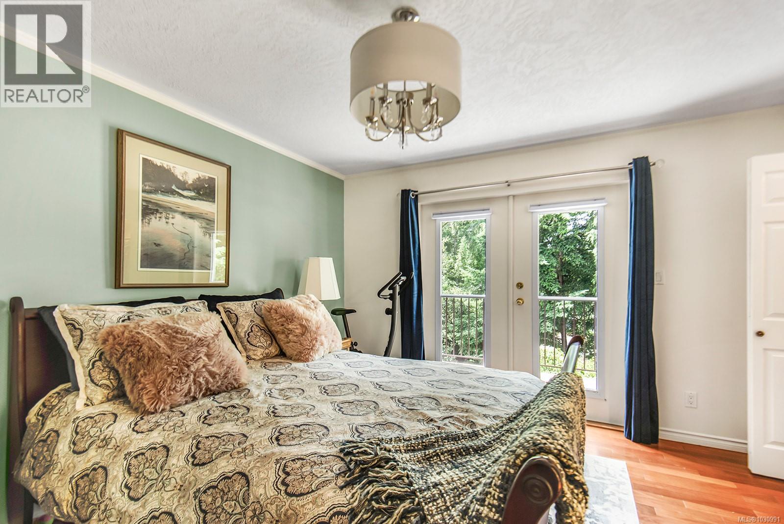 1141 KATHLEEN DR - 23