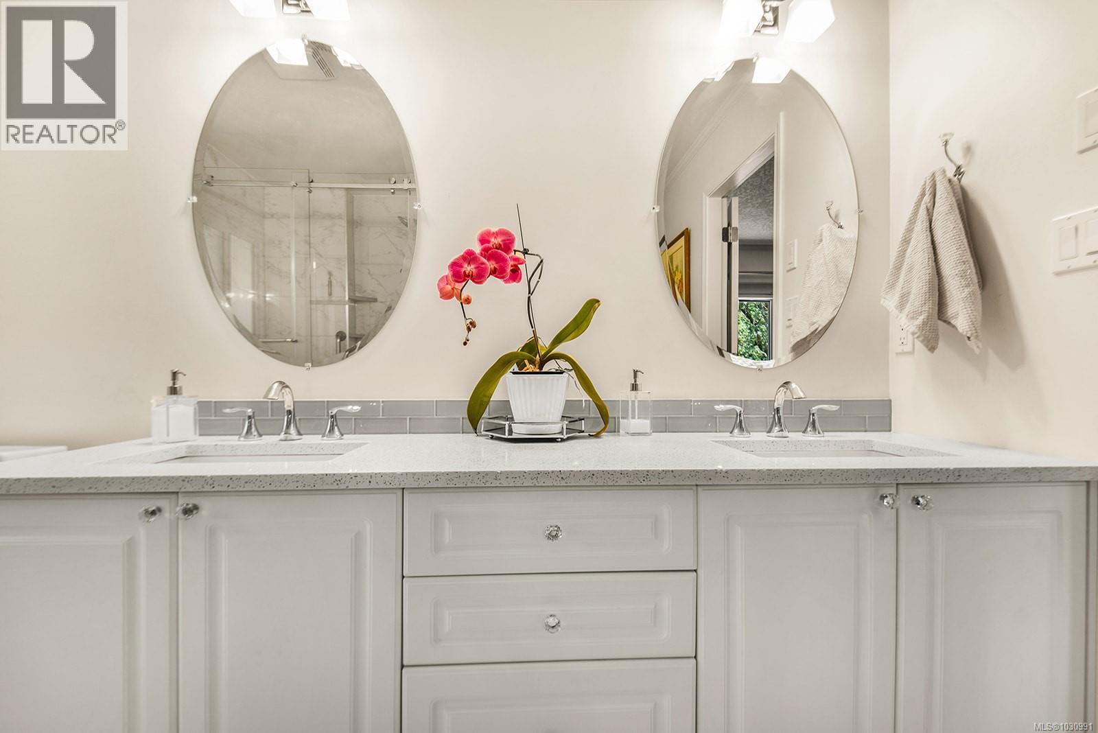 1141 KATHLEEN DR - 27