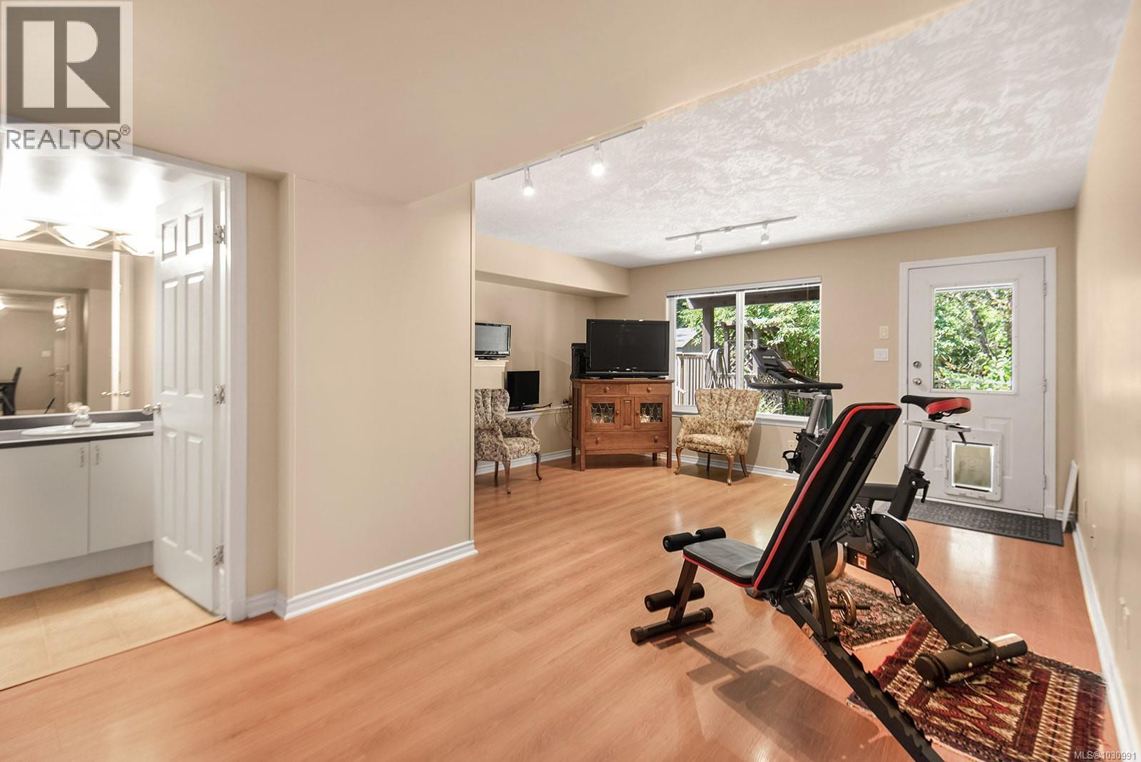 1141 KATHLEEN DR - 34