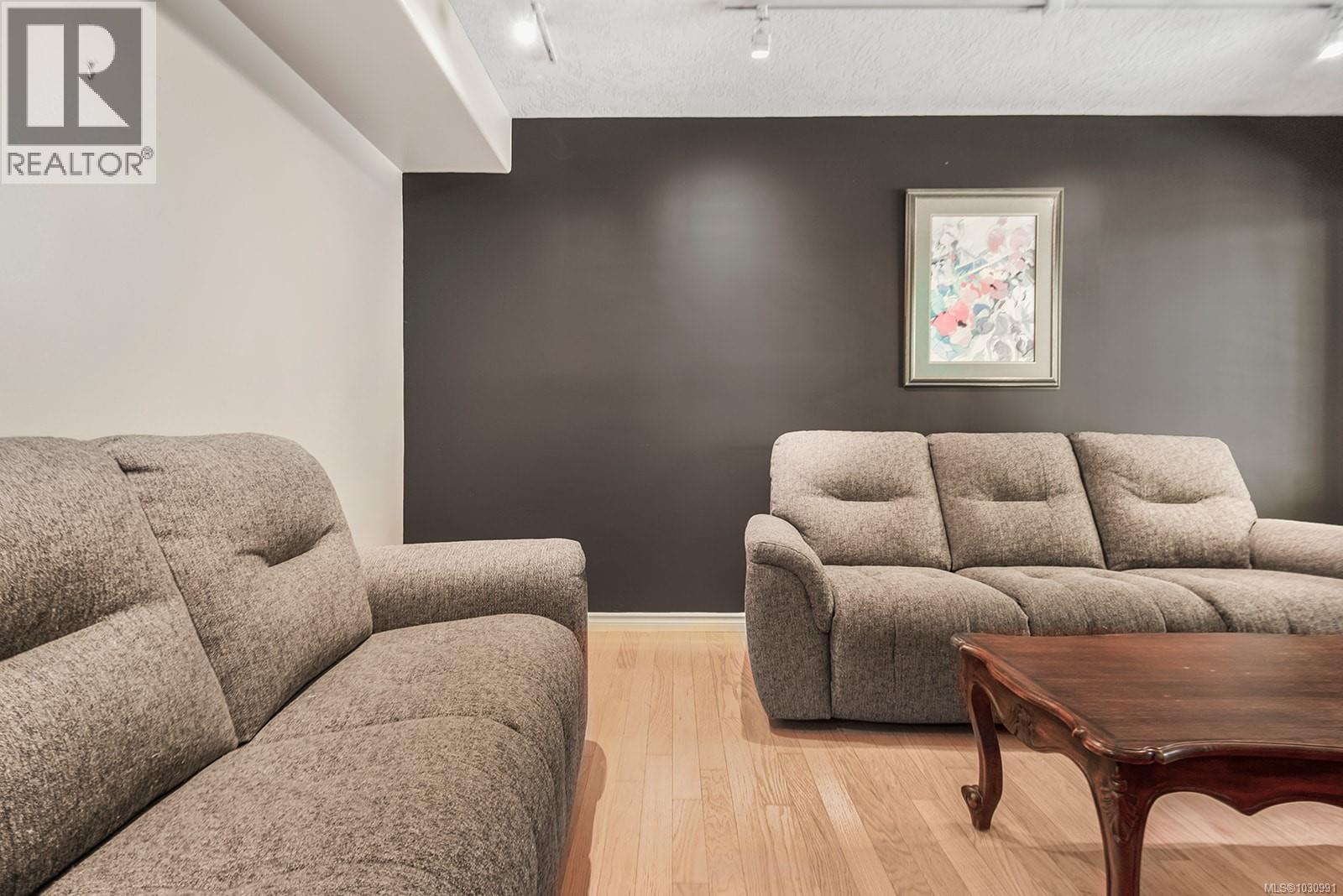 1141 KATHLEEN DR - 41