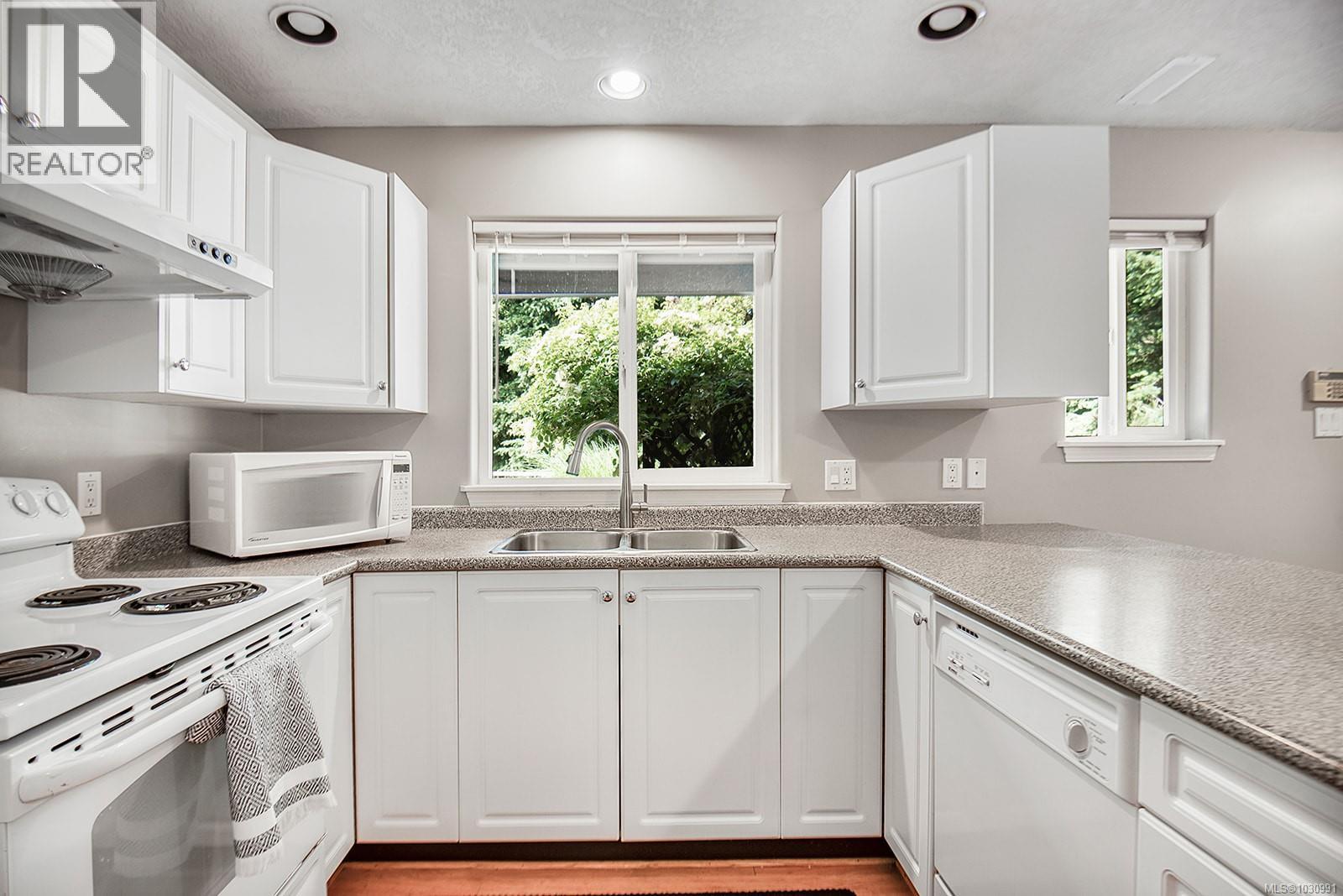 1141 KATHLEEN DR - 47