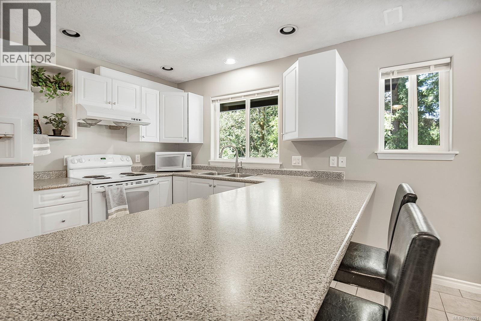 1141 KATHLEEN DR - 49