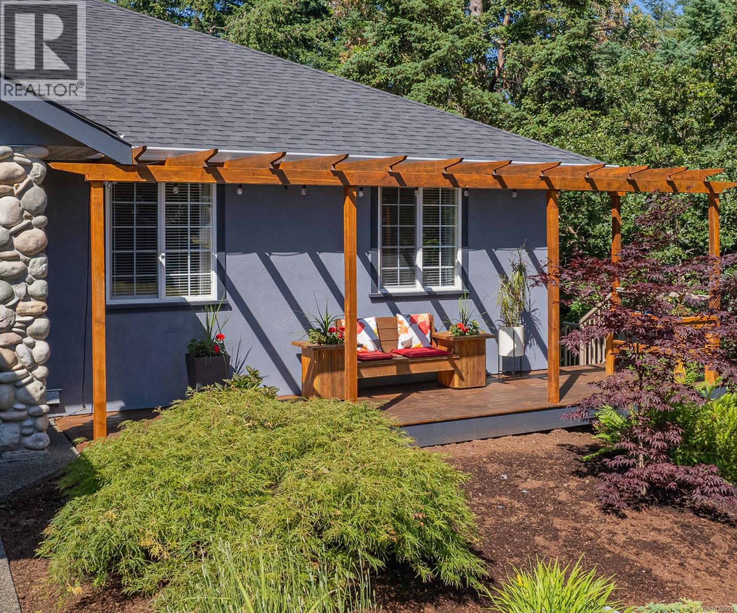 1141 KATHLEEN DR - 55