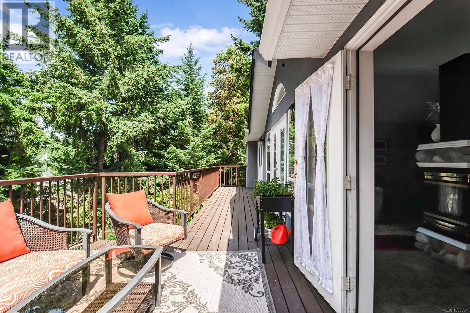 1141 KATHLEEN DR - 62