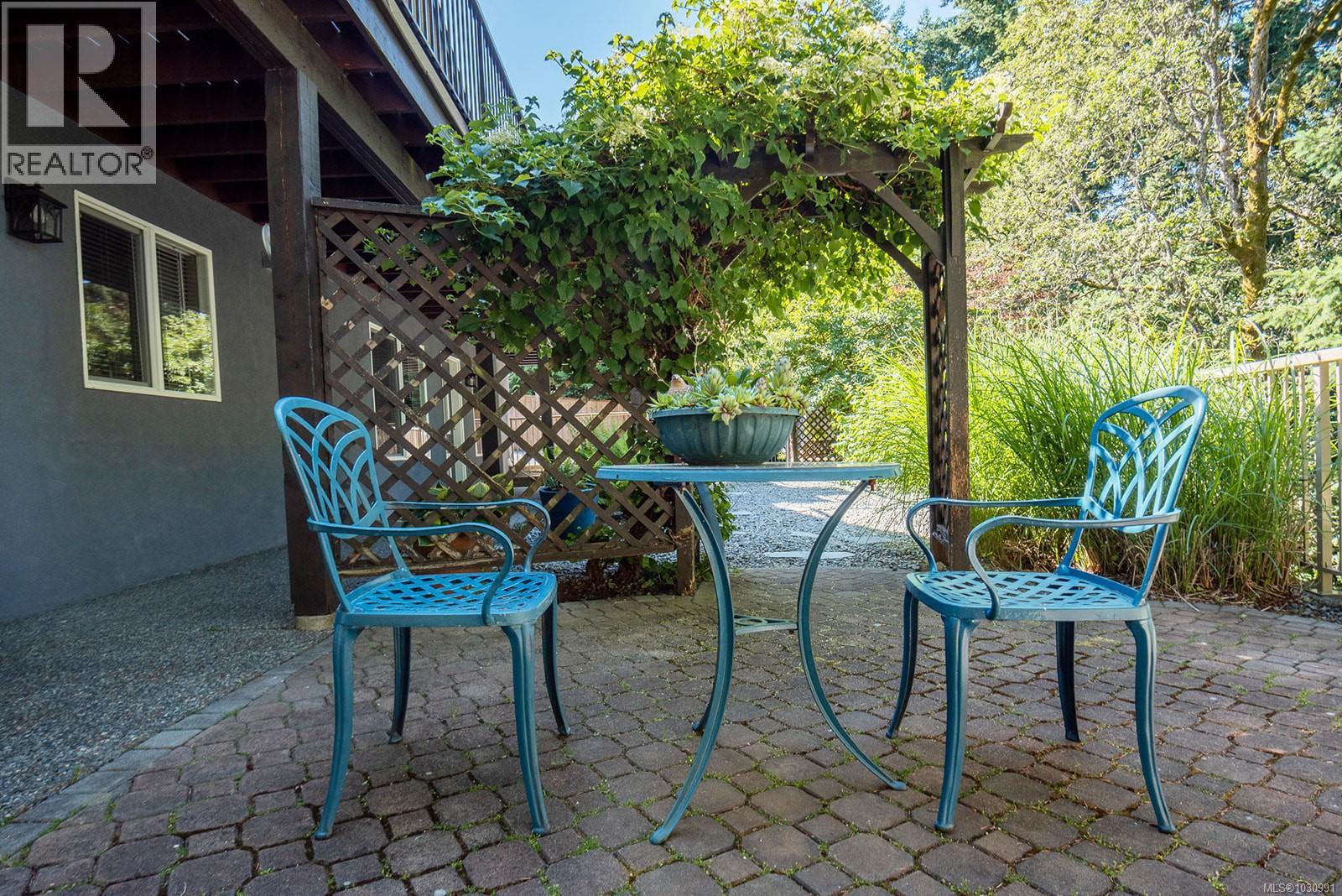 1141 KATHLEEN DR - 69