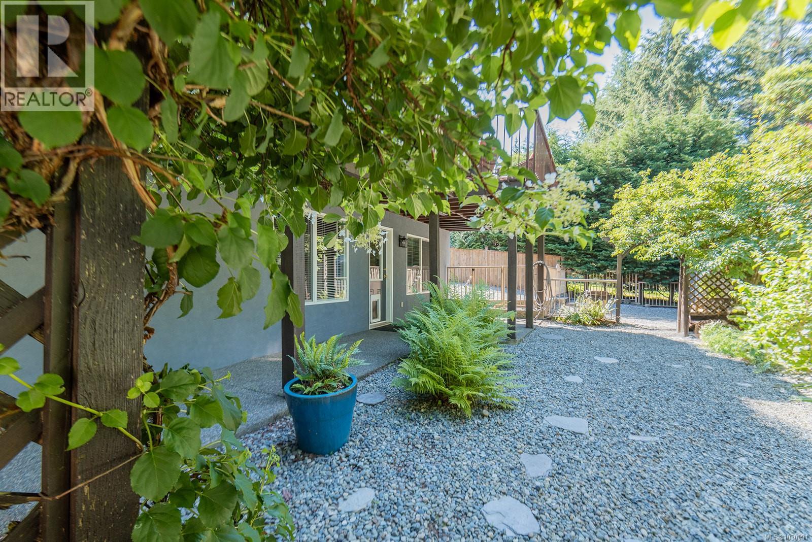 1141 KATHLEEN DR - 73