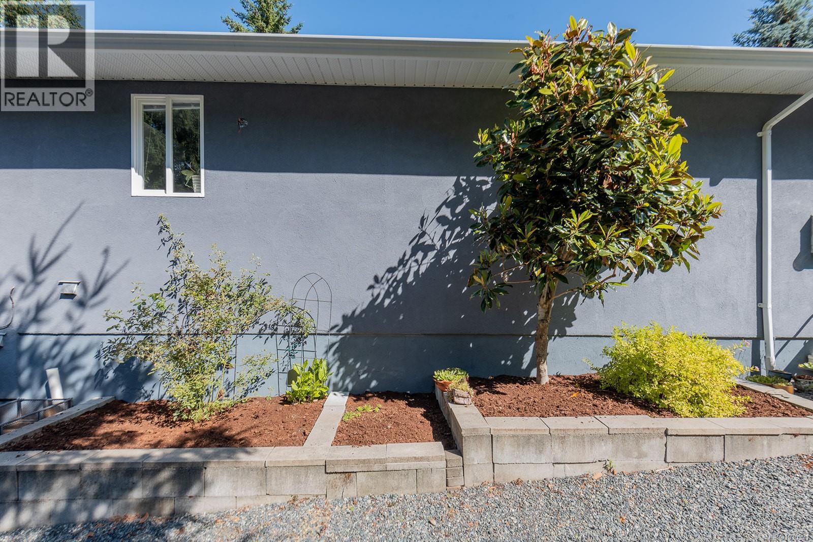 1141 KATHLEEN DR - 78