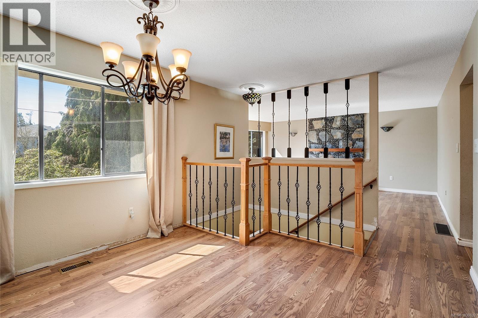 1568 ARBORDALE AVE - 29