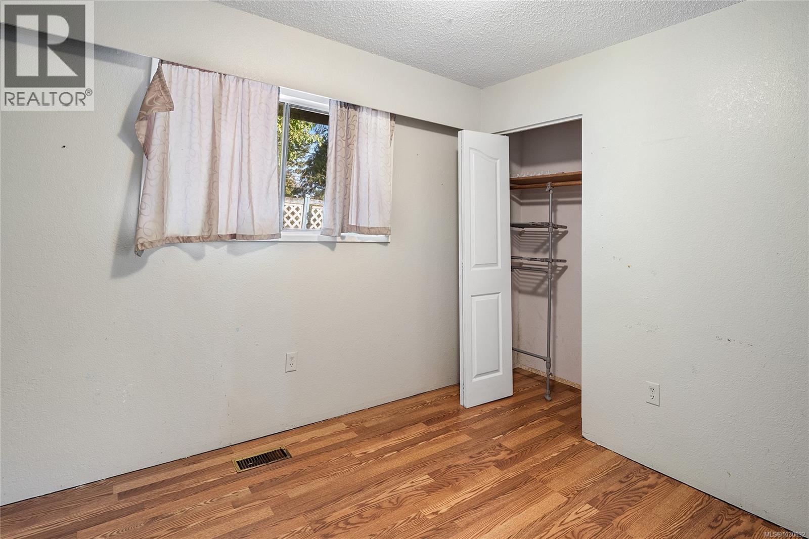 1568 ARBORDALE AVE - 38