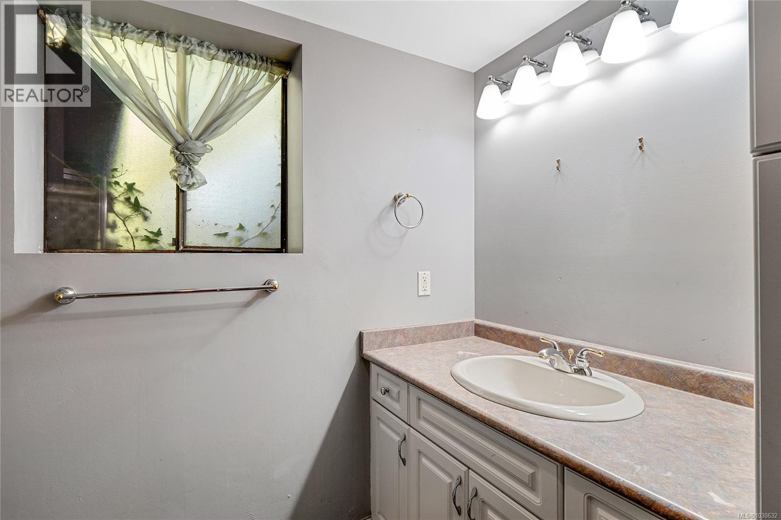 1568 ARBORDALE AVE - 47