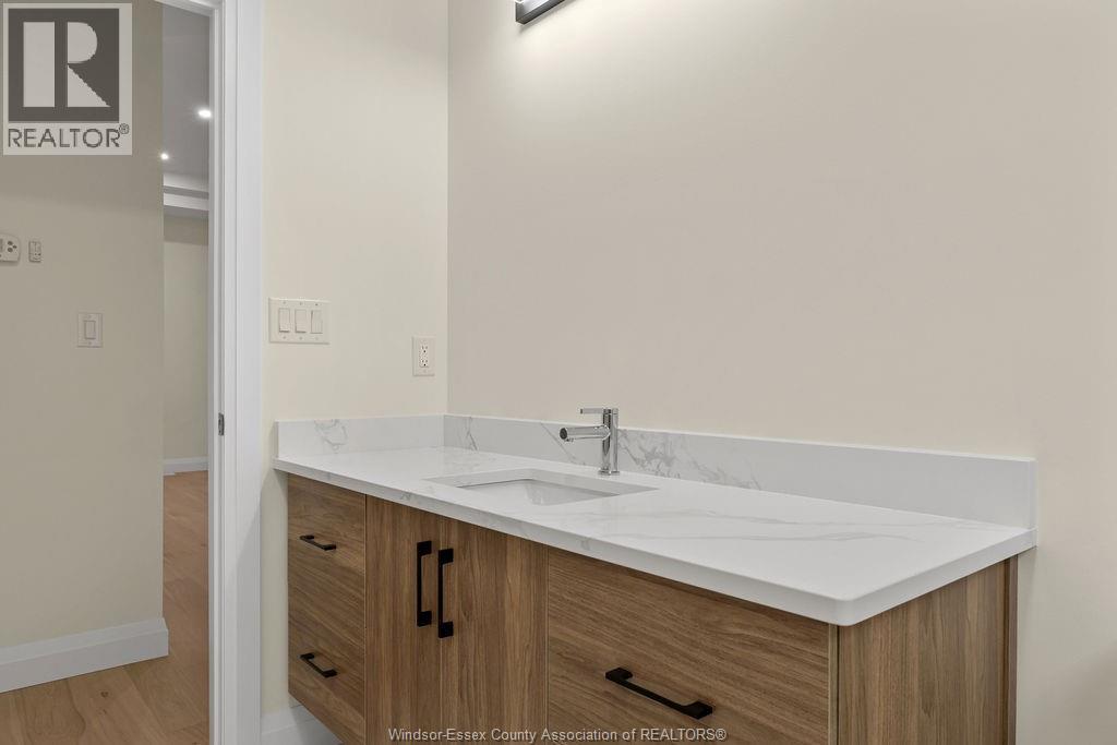 476 RAILWAY AVENUE - 12