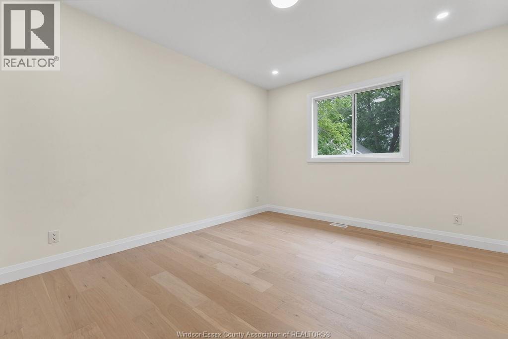 476 RAILWAY AVENUE - 9