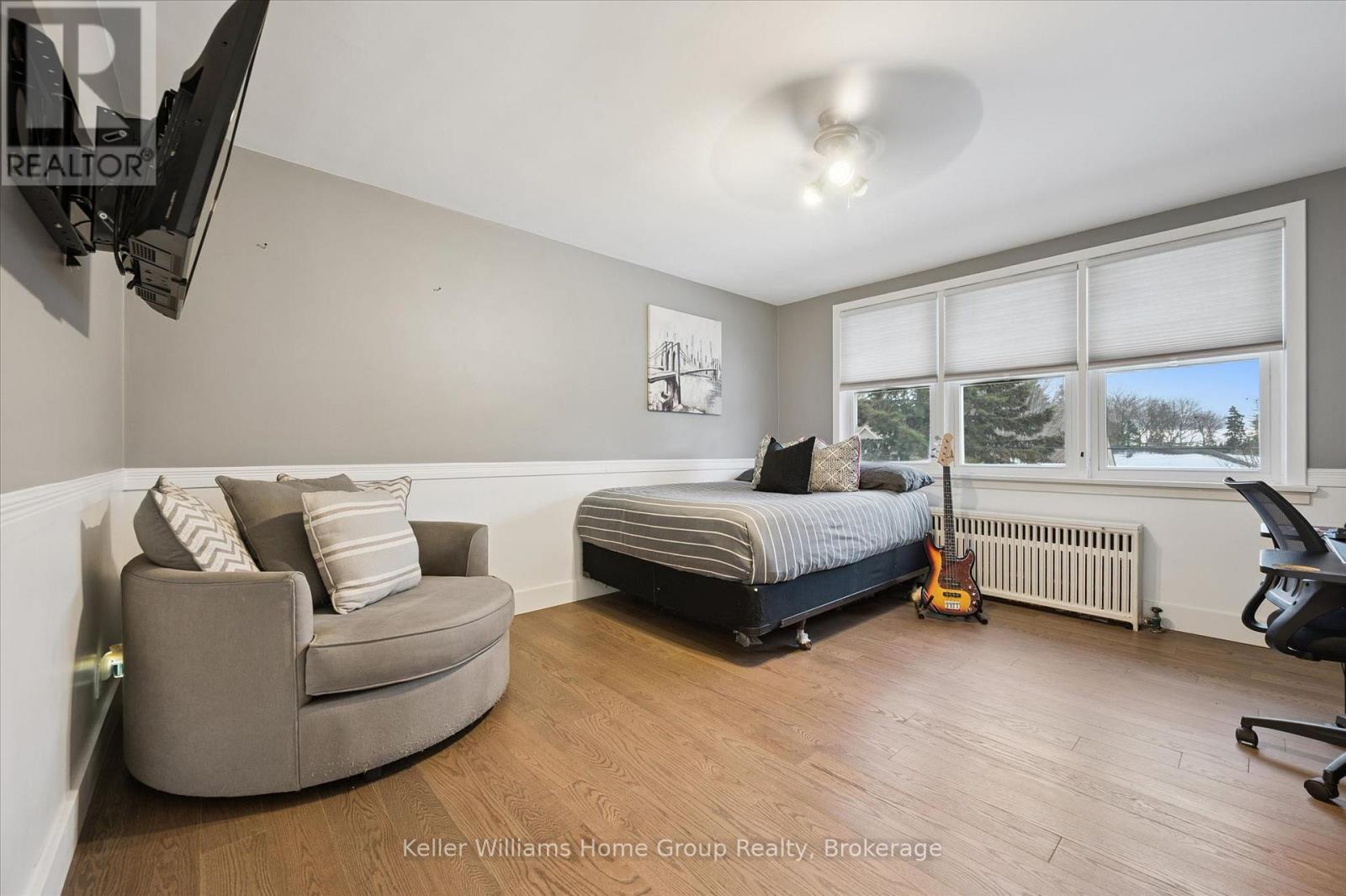 195 FORFAR STREET W - 24