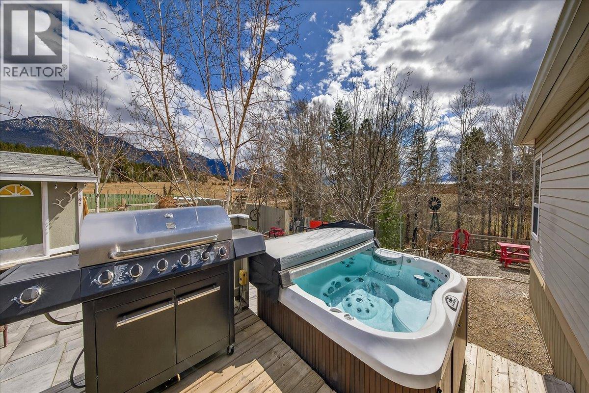  1474 93 95 Highway, Windermere