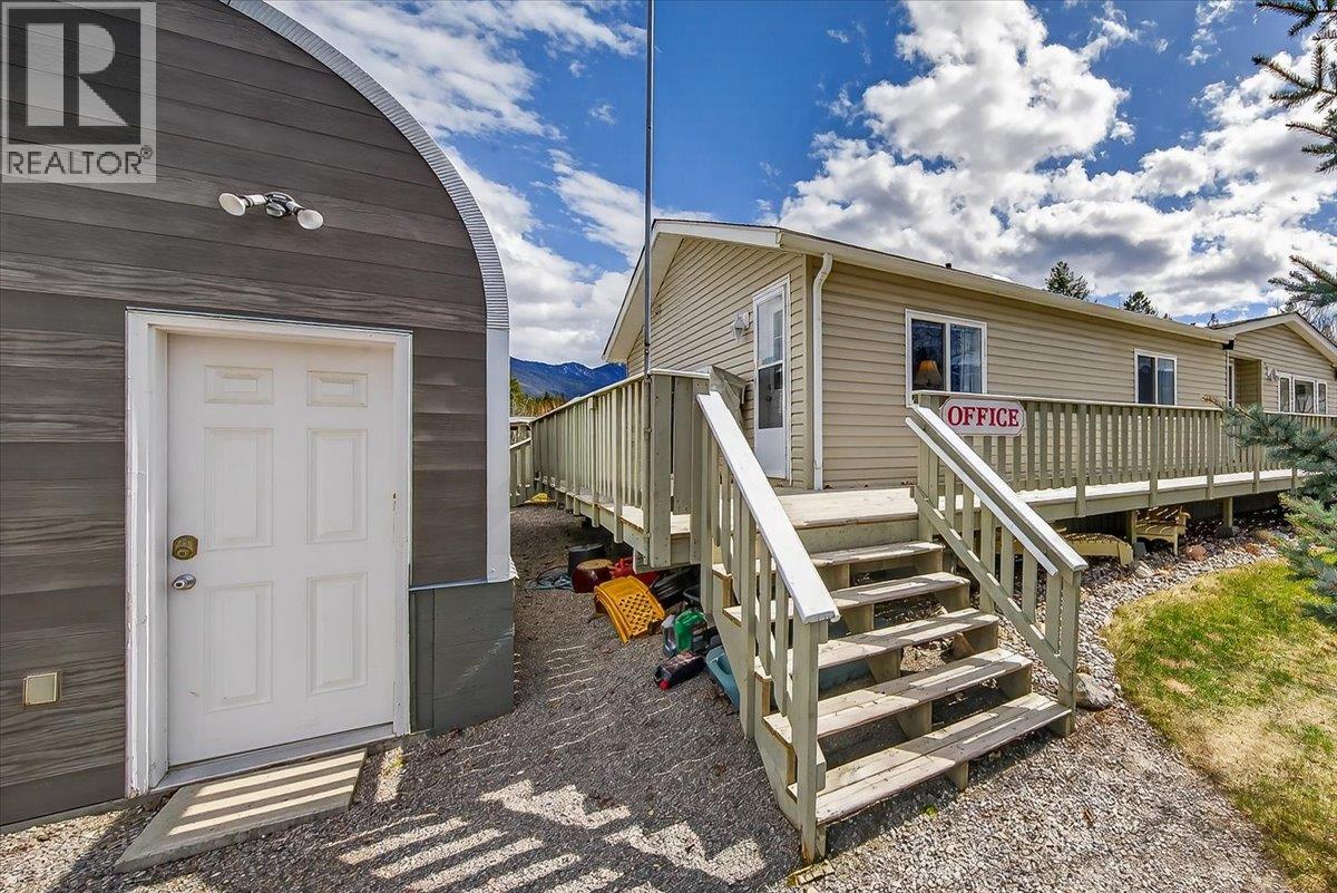  1474 93 95 Highway, Windermere