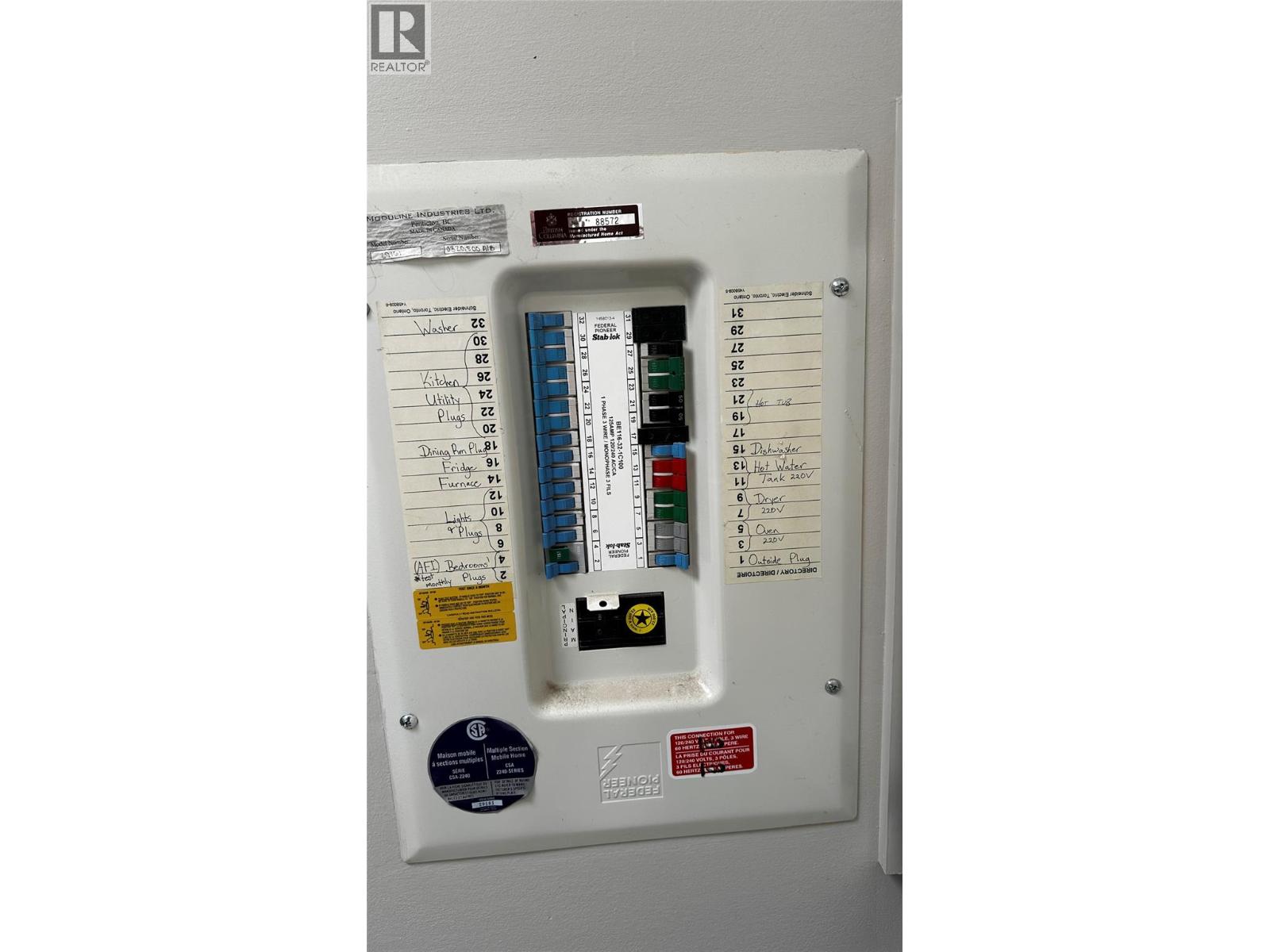  1474 93 95 Highway, Windermere