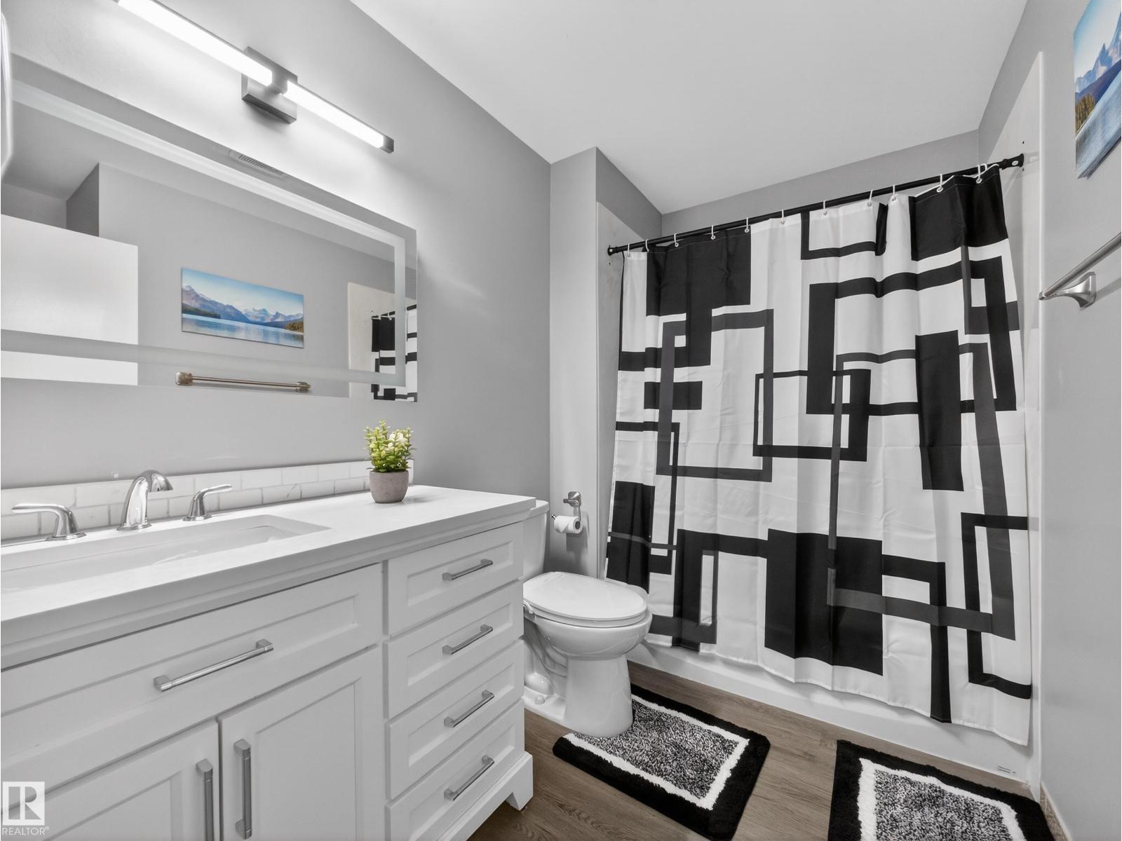 18F CALLINGWOOD CO NW, Edmonton