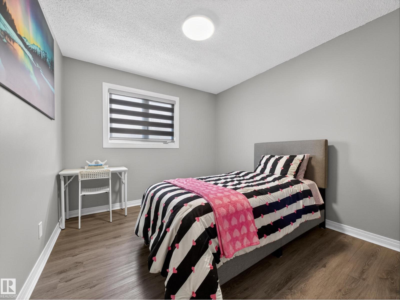 18F CALLINGWOOD CO NW, Edmonton