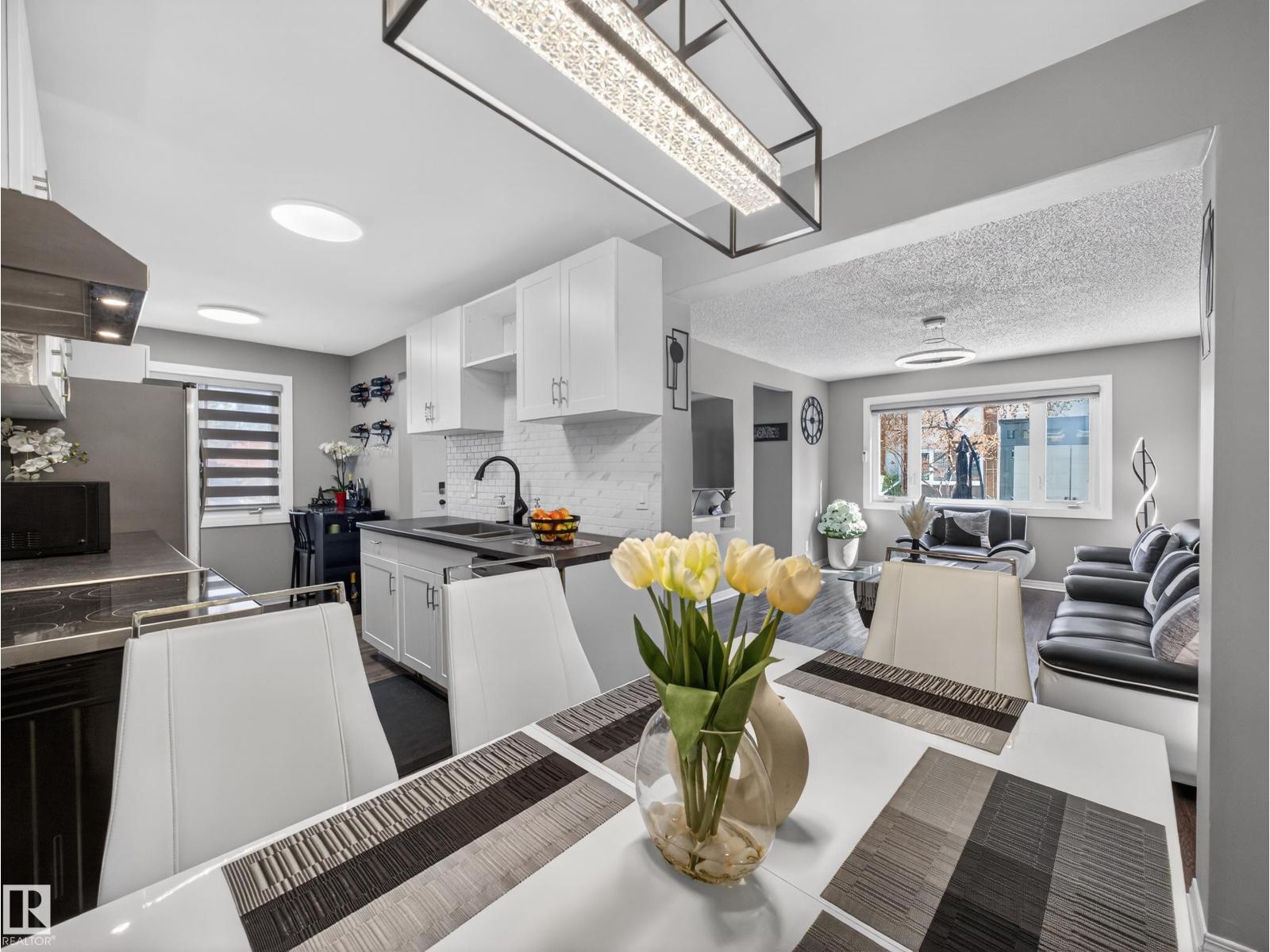 18F CALLINGWOOD CO NW, Edmonton