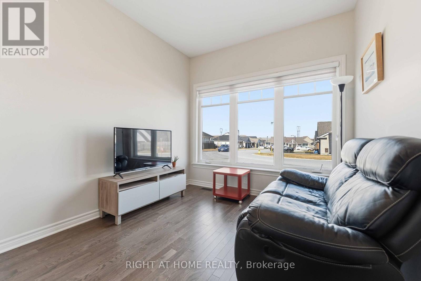 272 MAYGRASS WAY - 19