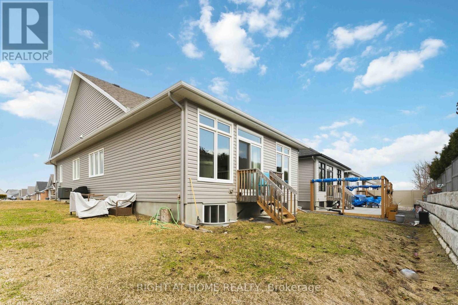 272 MAYGRASS WAY - 39