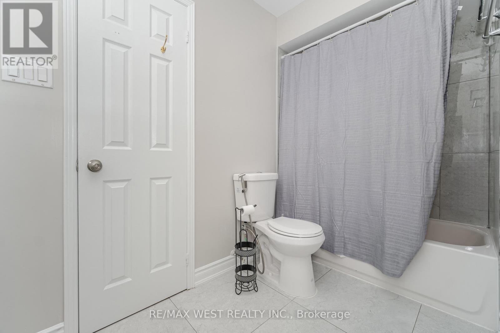 86 DINA ROAD - 45