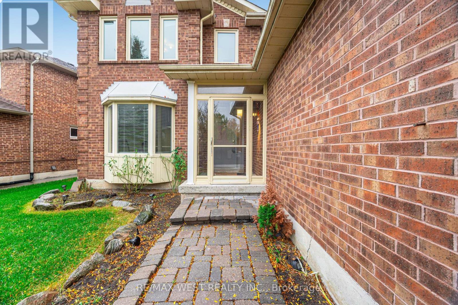 86 DINA ROAD - 5
