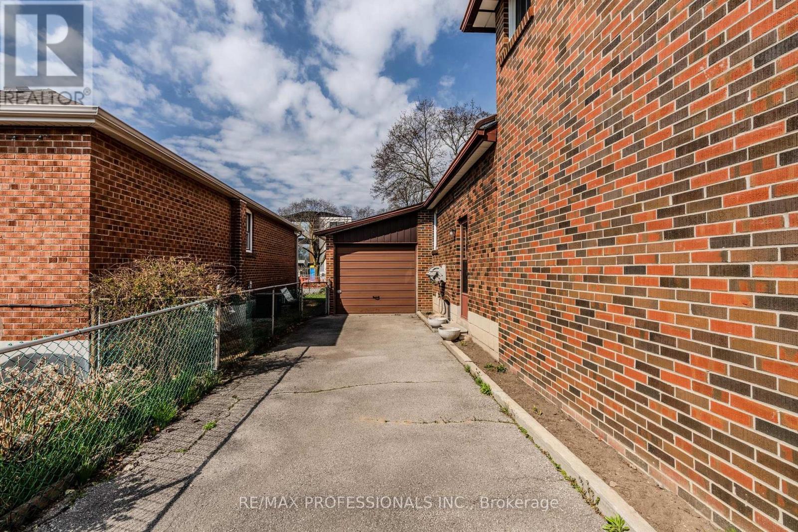 45 CHARTWELL ROAD - 6