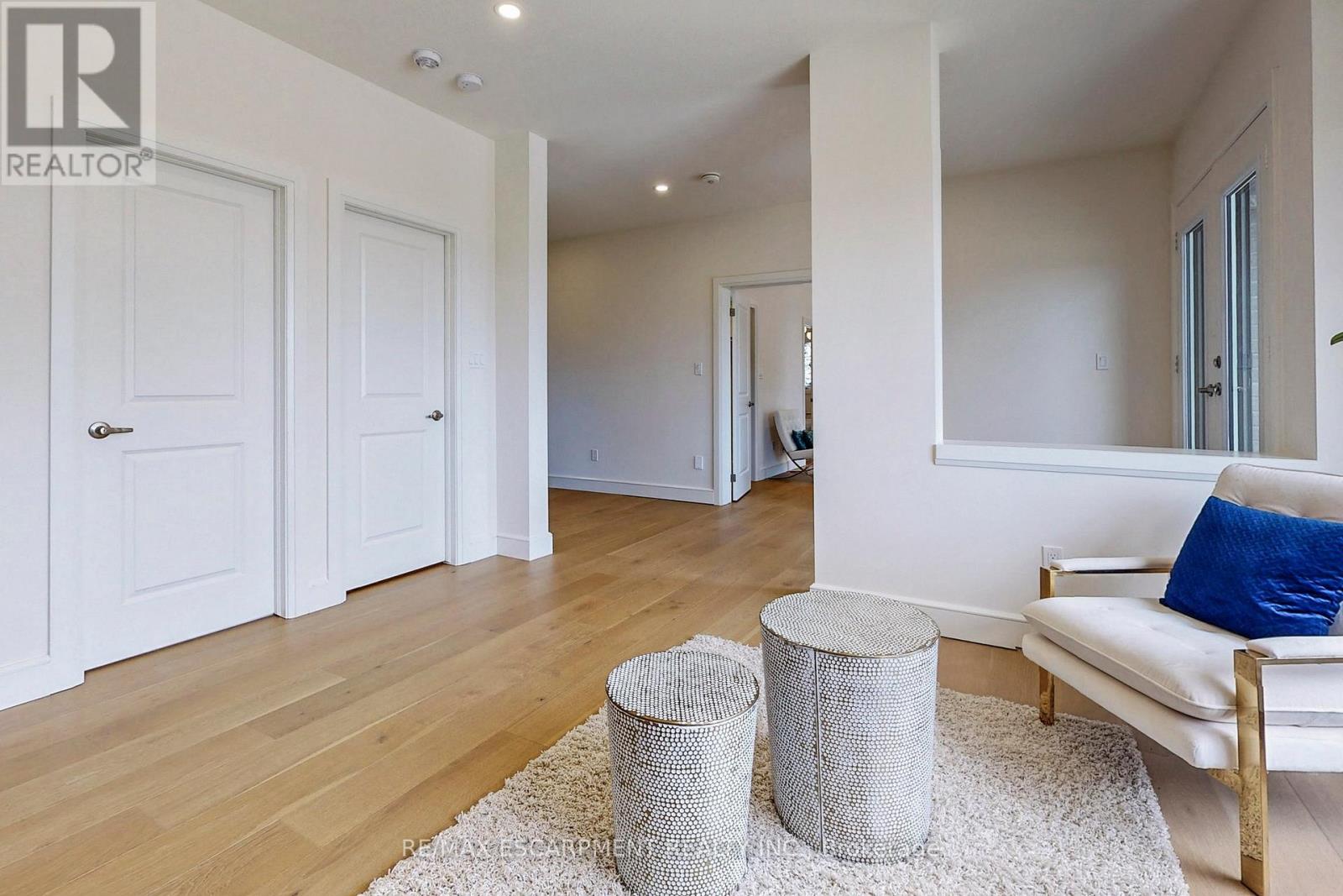49 ROSELAWN AVENUE - 25