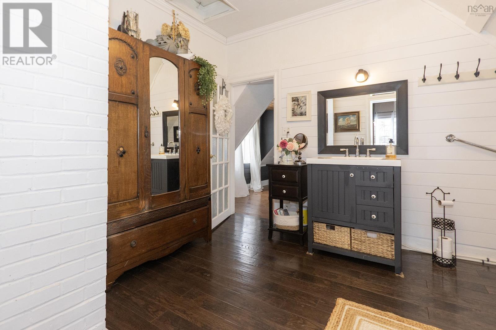 Property 38 of 50 of 340 Foundry Street