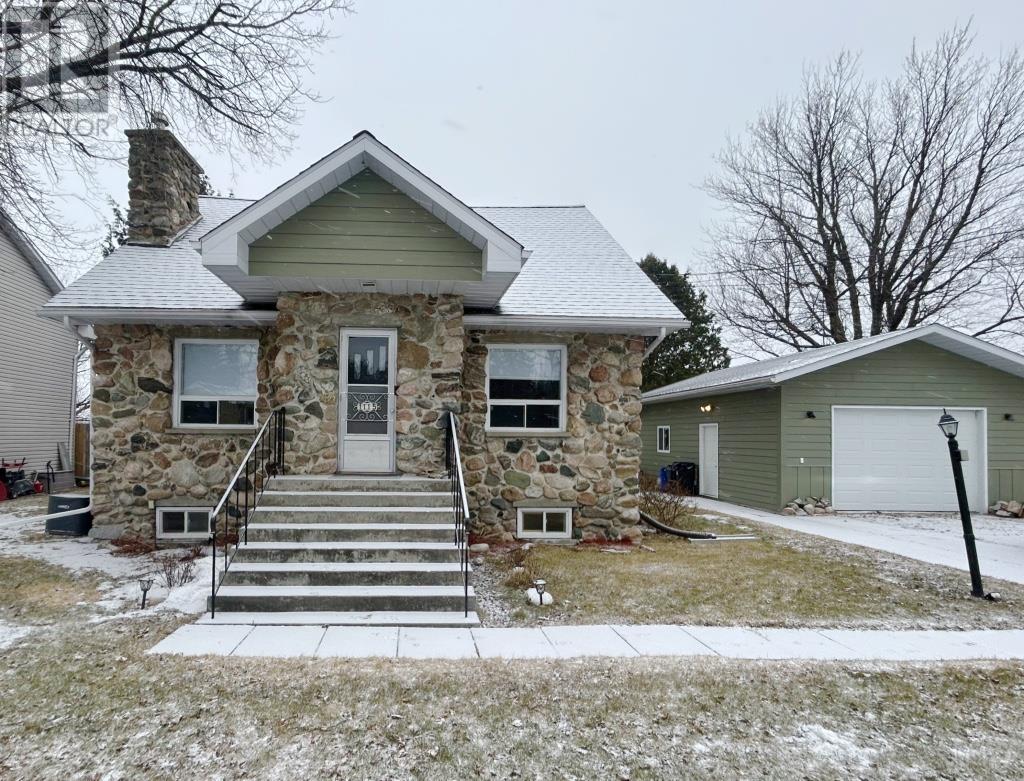 1115 River Road West