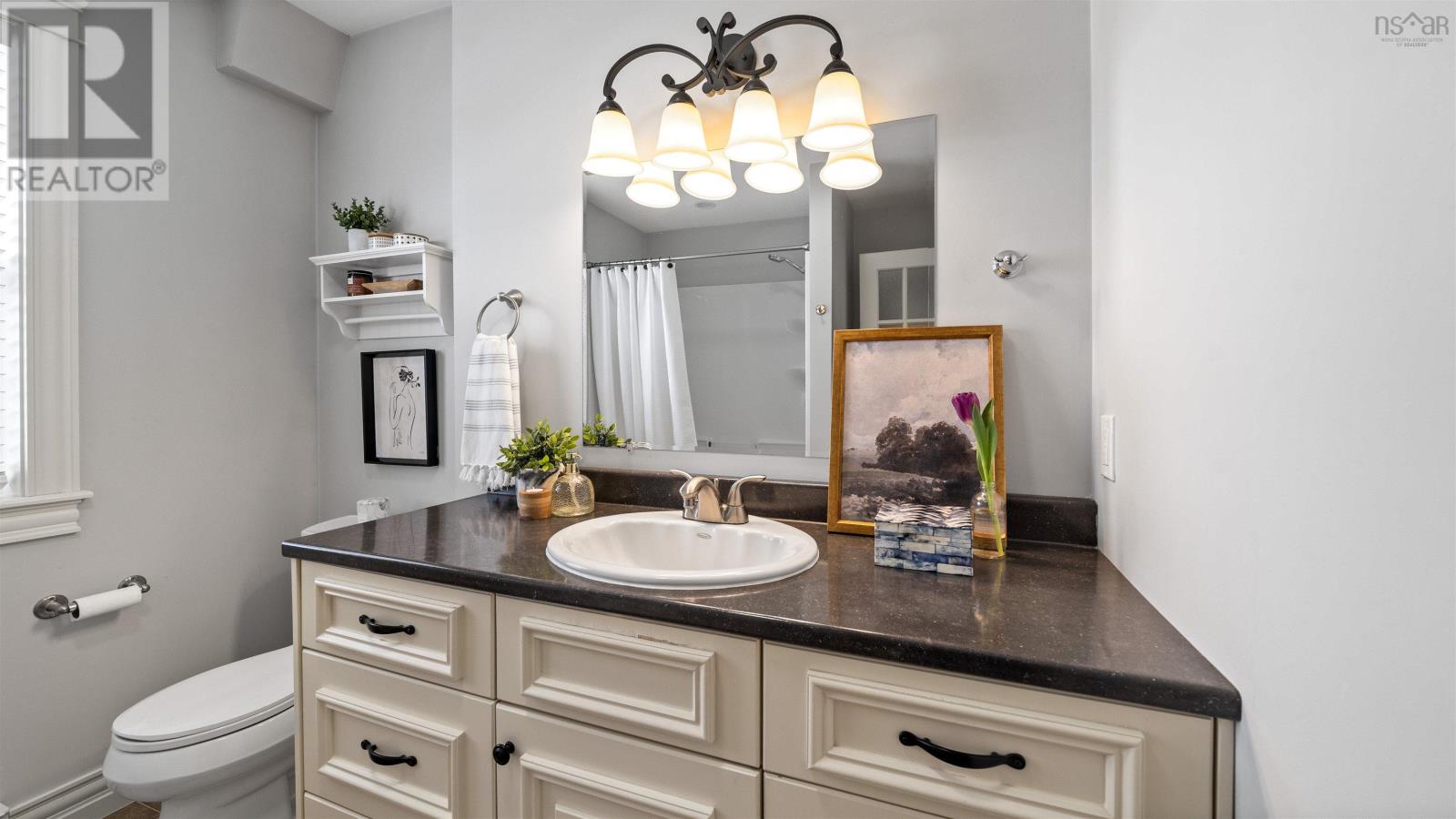 Property 21 of 44 of 113 Pleasant Street