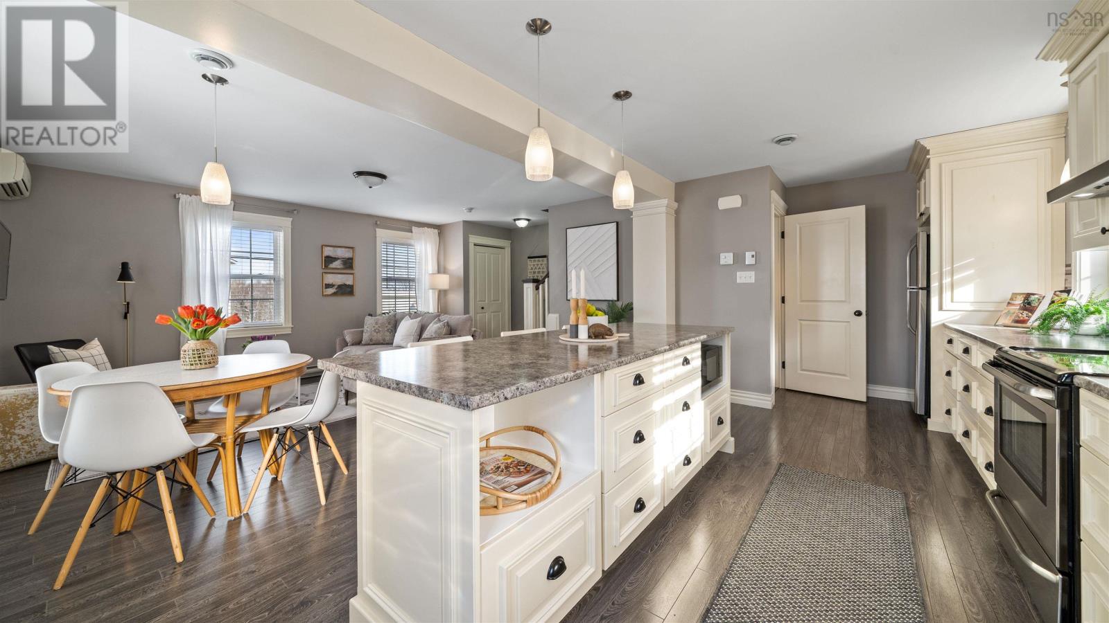 Property 4 of 44 of 113 Pleasant Street