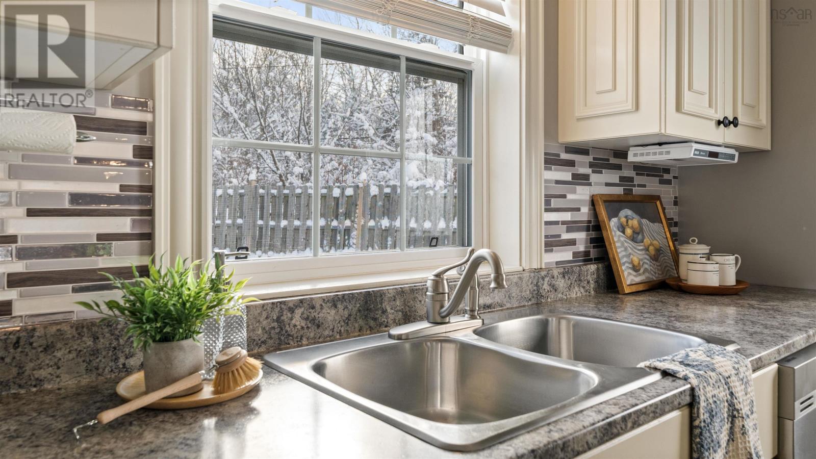 Property 6 of 44 of 113 Pleasant Street