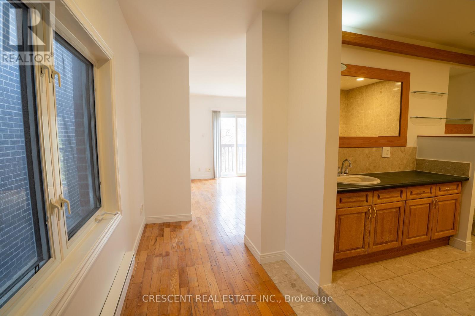 520 PRINCE EDWARD DRIVE N - 21