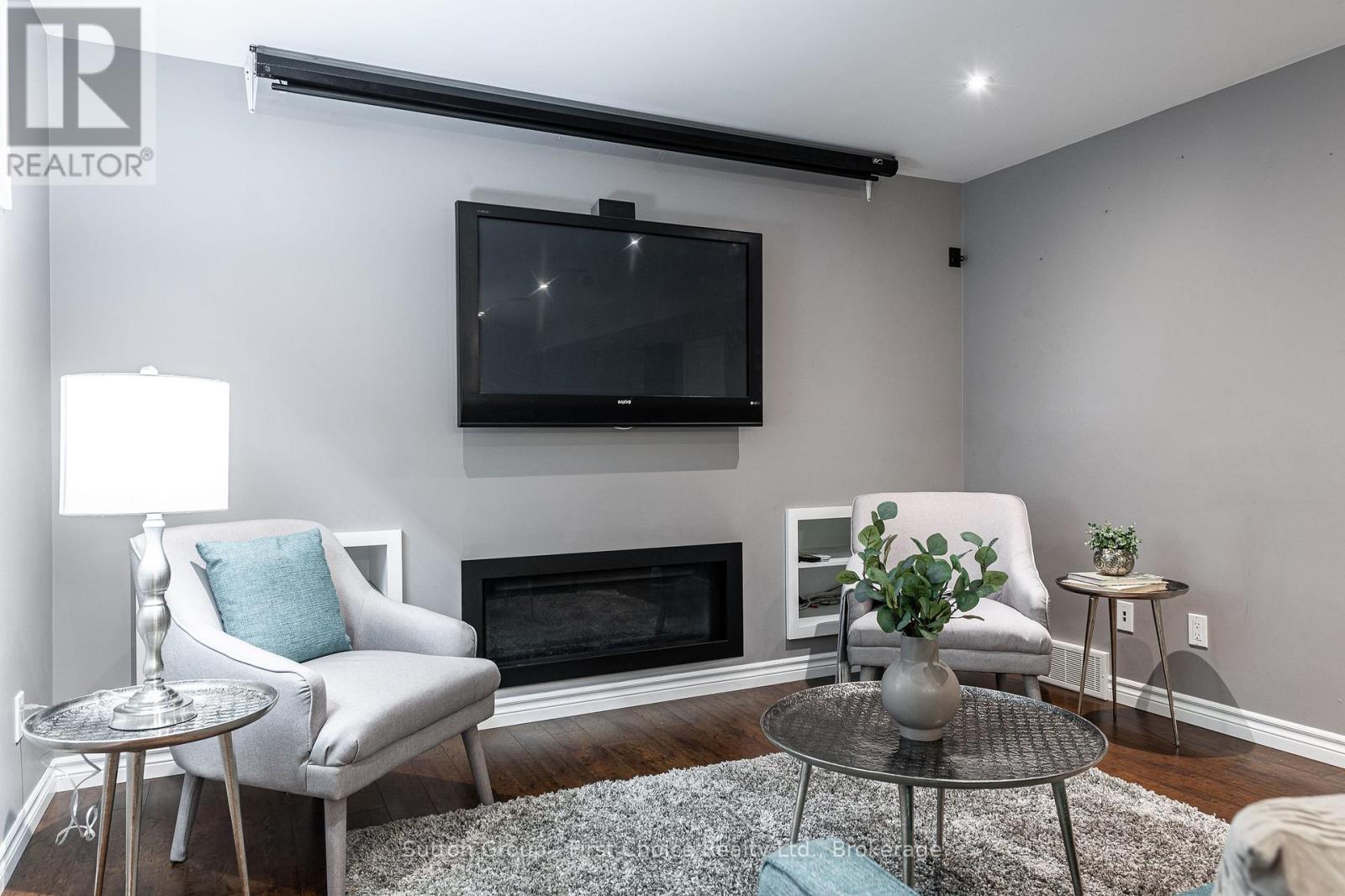 74 RUTHERFORD DRIVE - 35